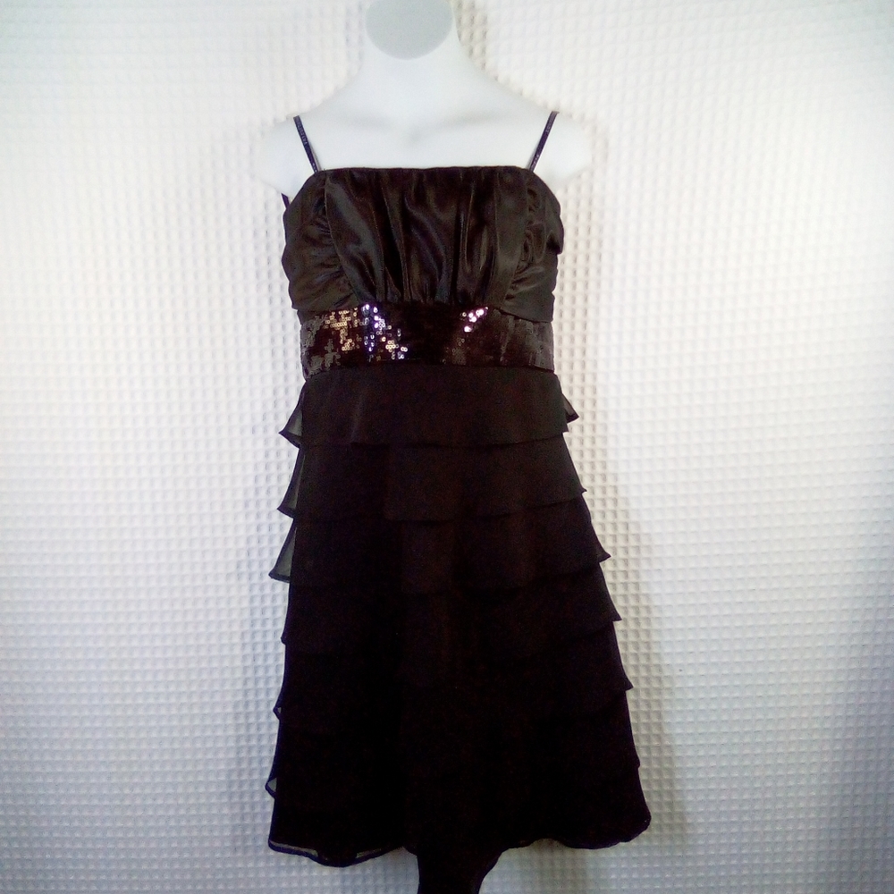 Dress Cocktel Masquerade size 9-10 Black